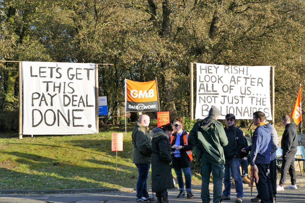 GMB picket at Hastings ambulance station